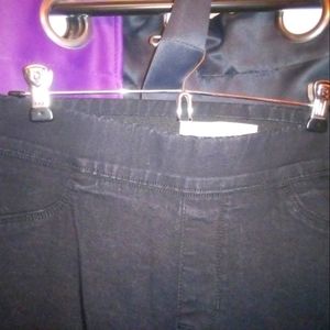 Old Navy black pull on jeans